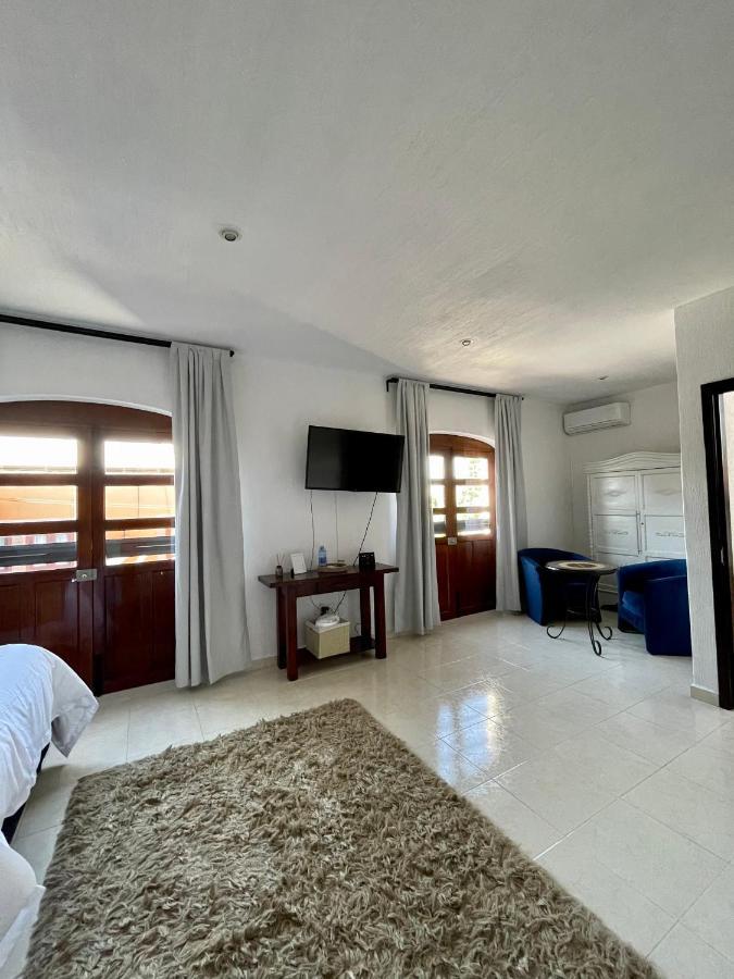 Suite Los Angeles Tecozautla Exterior photo