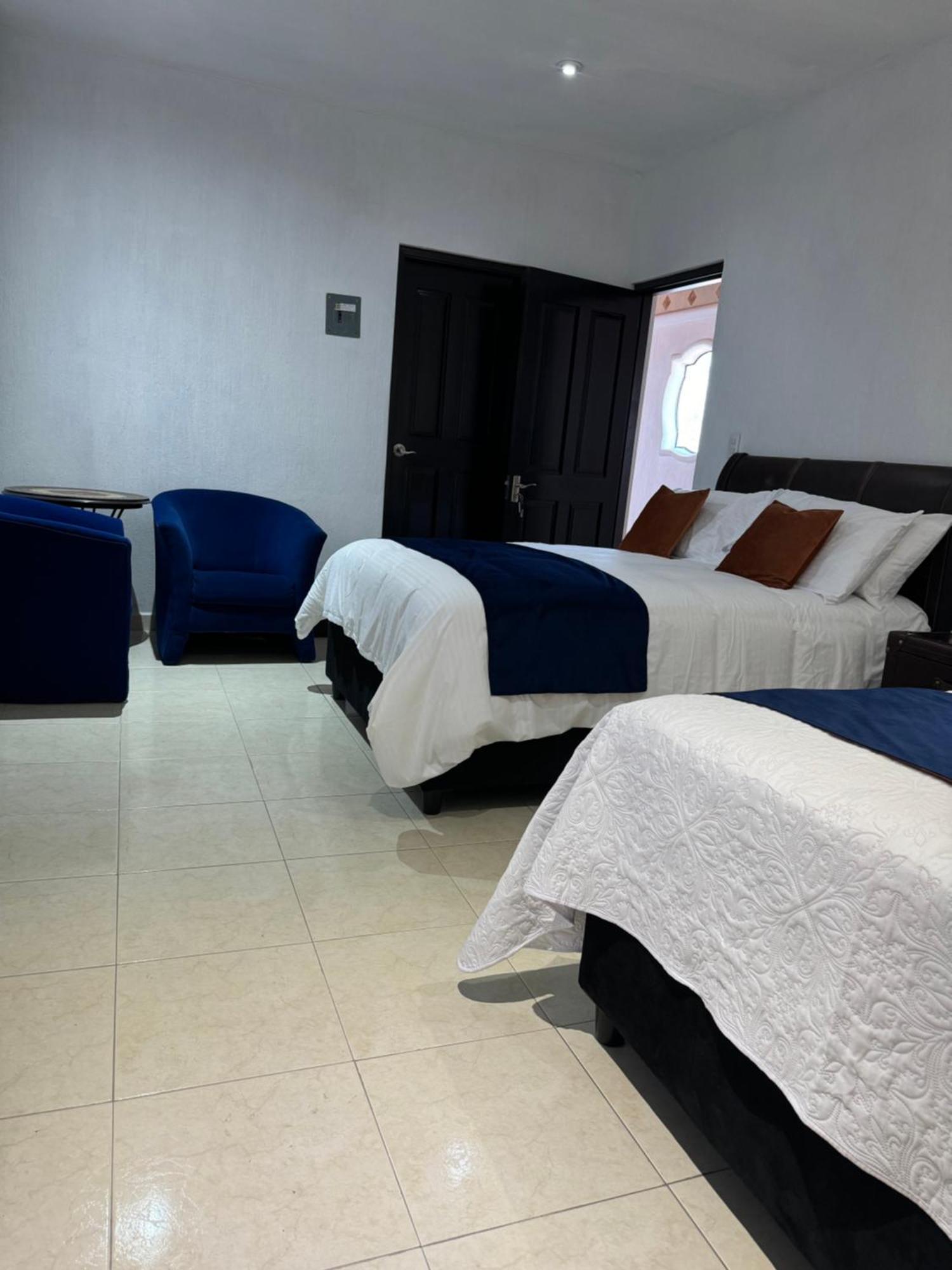 Suite Los Angeles Tecozautla Exterior photo
