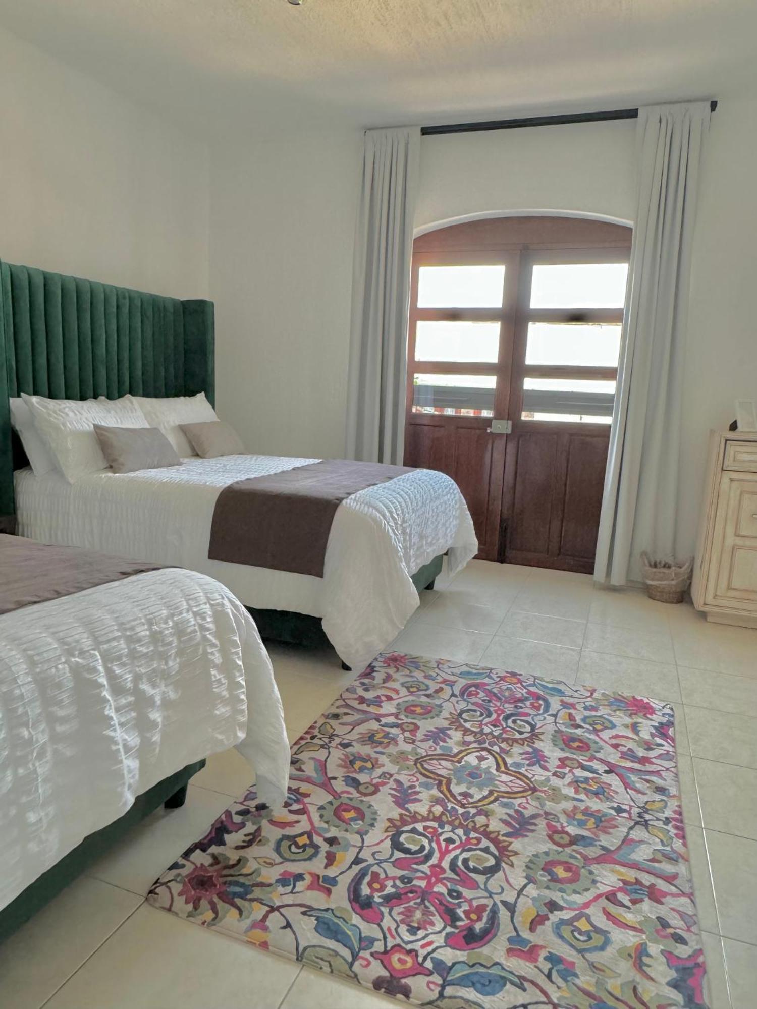 Suite Los Angeles Tecozautla Exterior photo