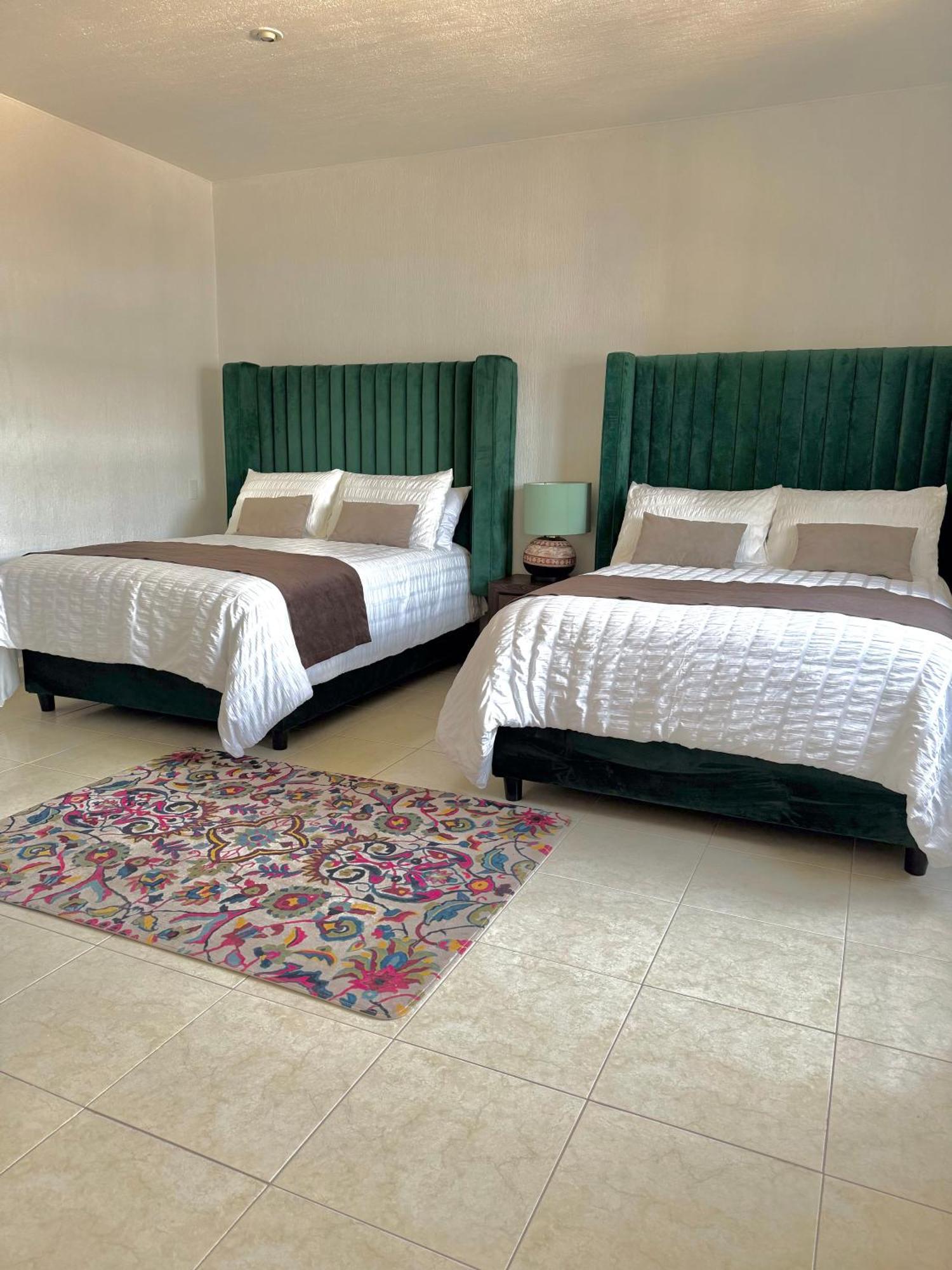 Suite Los Angeles Tecozautla Exterior photo